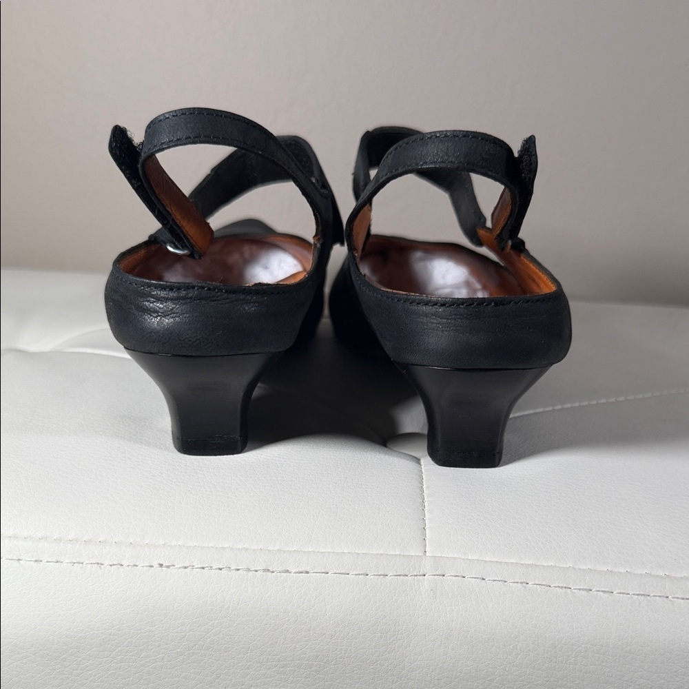 Think! Black Slingback Heels - Picture 12 of 14